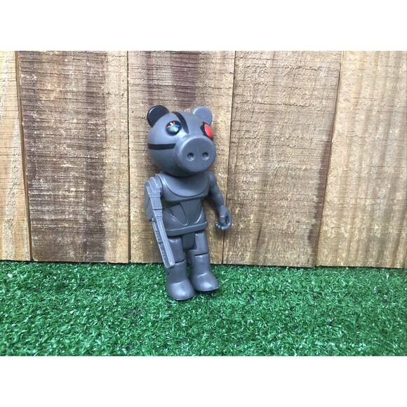 Roblox Piggy Robby Minifigure Series 2 - Picture 1 of 5